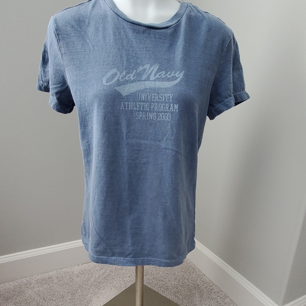 OLD NAVY  T SHIRT
